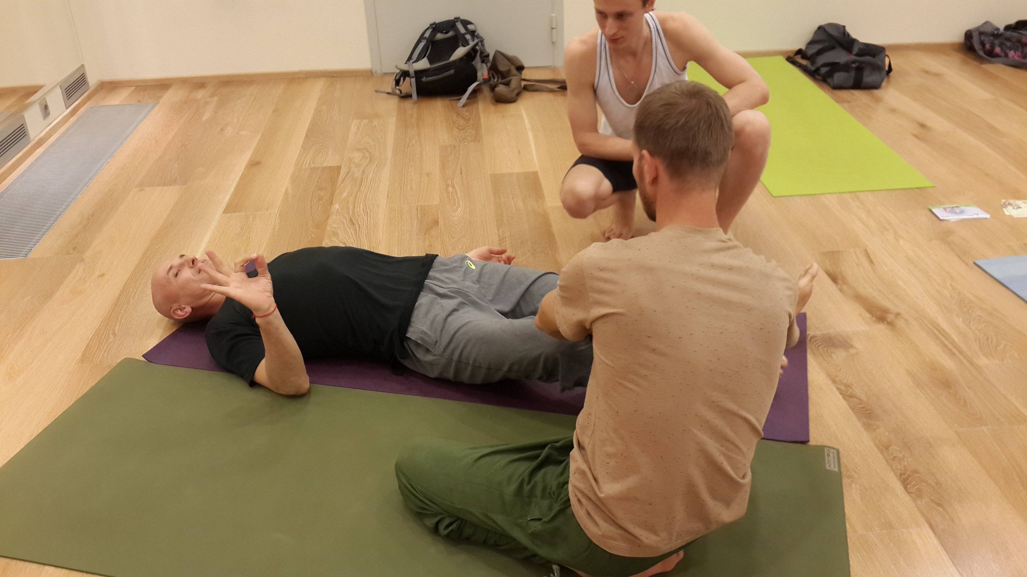Йогатерапия. йога как один из методов телесно-ориентированной психотерапии – федерация йоги россии