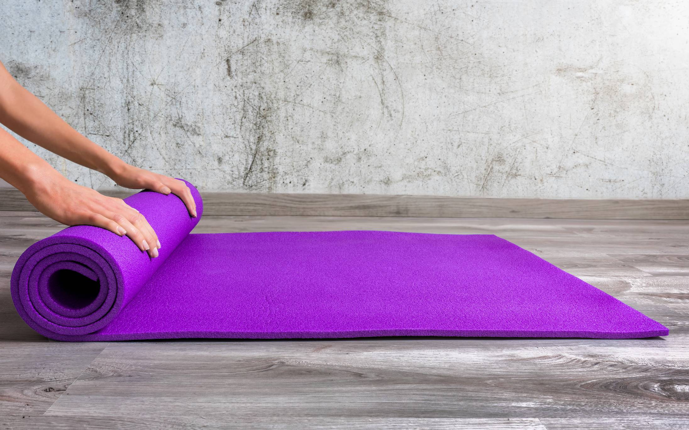 Как почистить коврик для йоги?