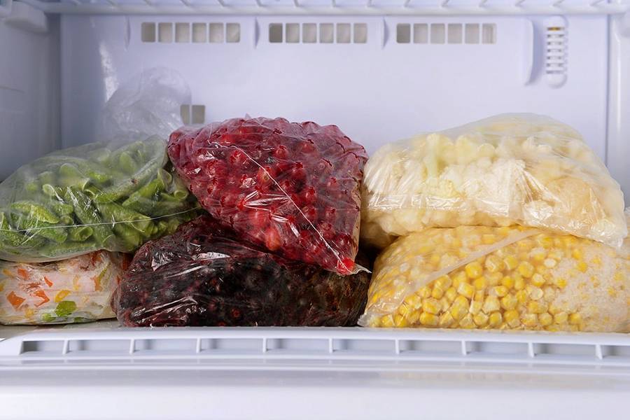 7 продуктов, которые нужно хранить в морозильнике