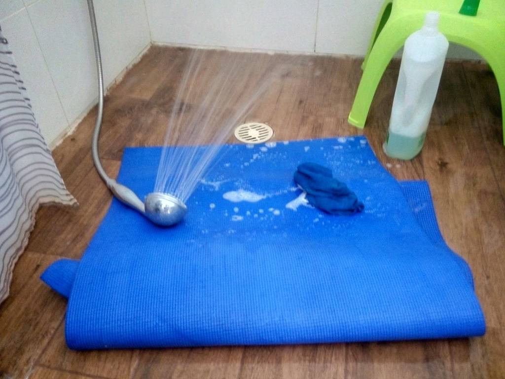 Как стирать коврик для мыши: чем протирать и как сушить коврики из разных материалов