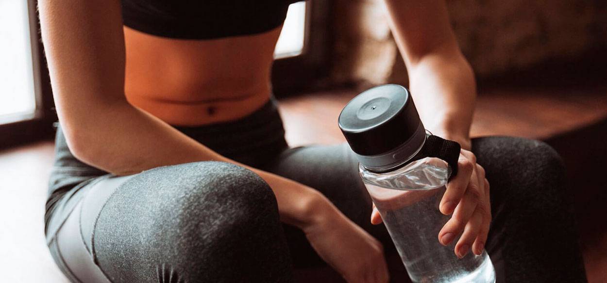 Надо ли пить воду во время или после тренировки, если хочешь похудеть?