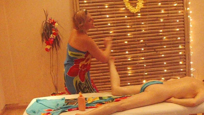 Гавайский массаж ломи-ломи-нуи. 2 в 1. массаж. полное руководство + целительные точки тела. полный справочник