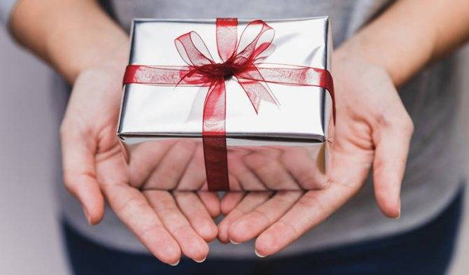Топ 10 подарков которые не стоит дарить девушке