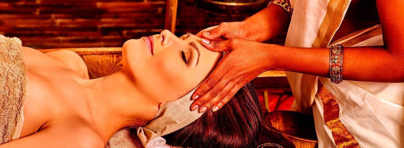 Индийский массаж головы, лица маслами, техника проведения