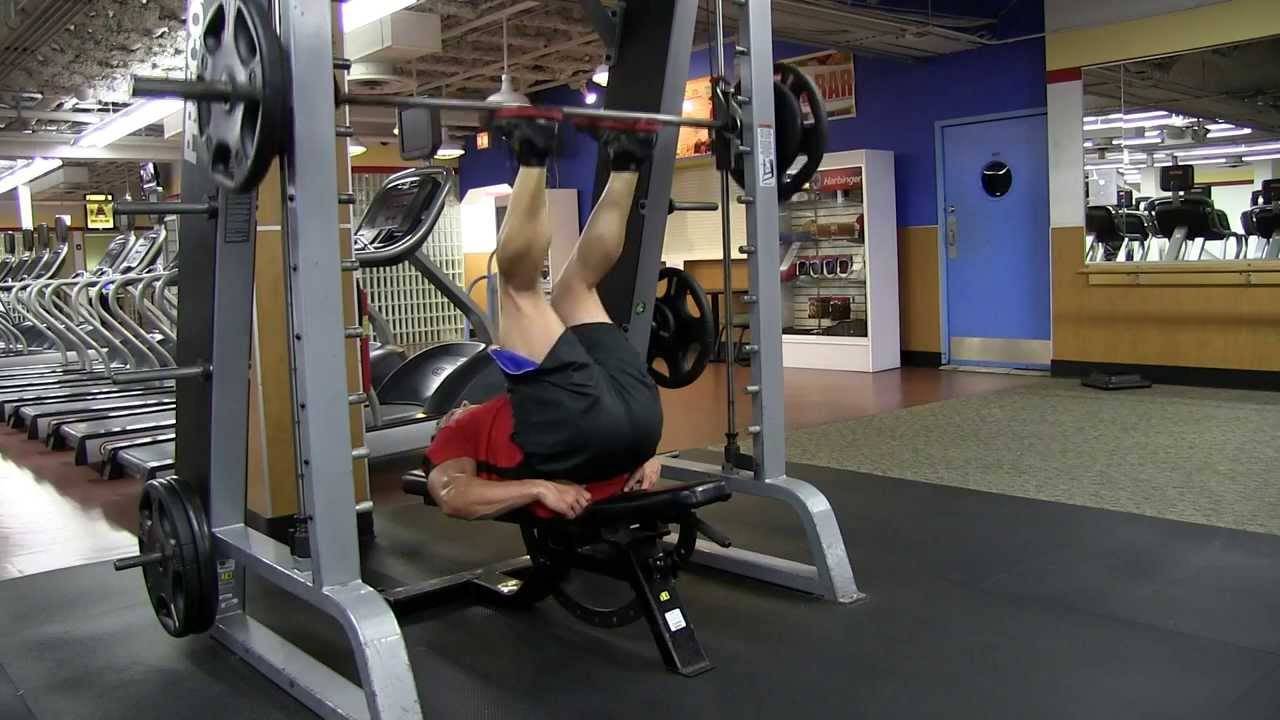 Жим ногами в тренажере: техника выполнения и виды постановки ног