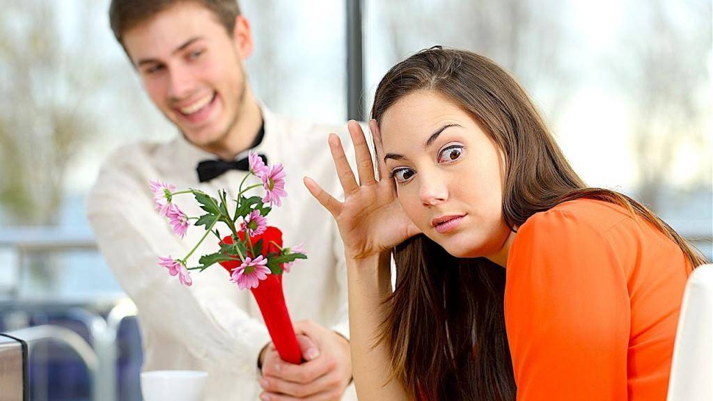67+ идей что подарить девушке на свидание кроме цветов (в примерах)