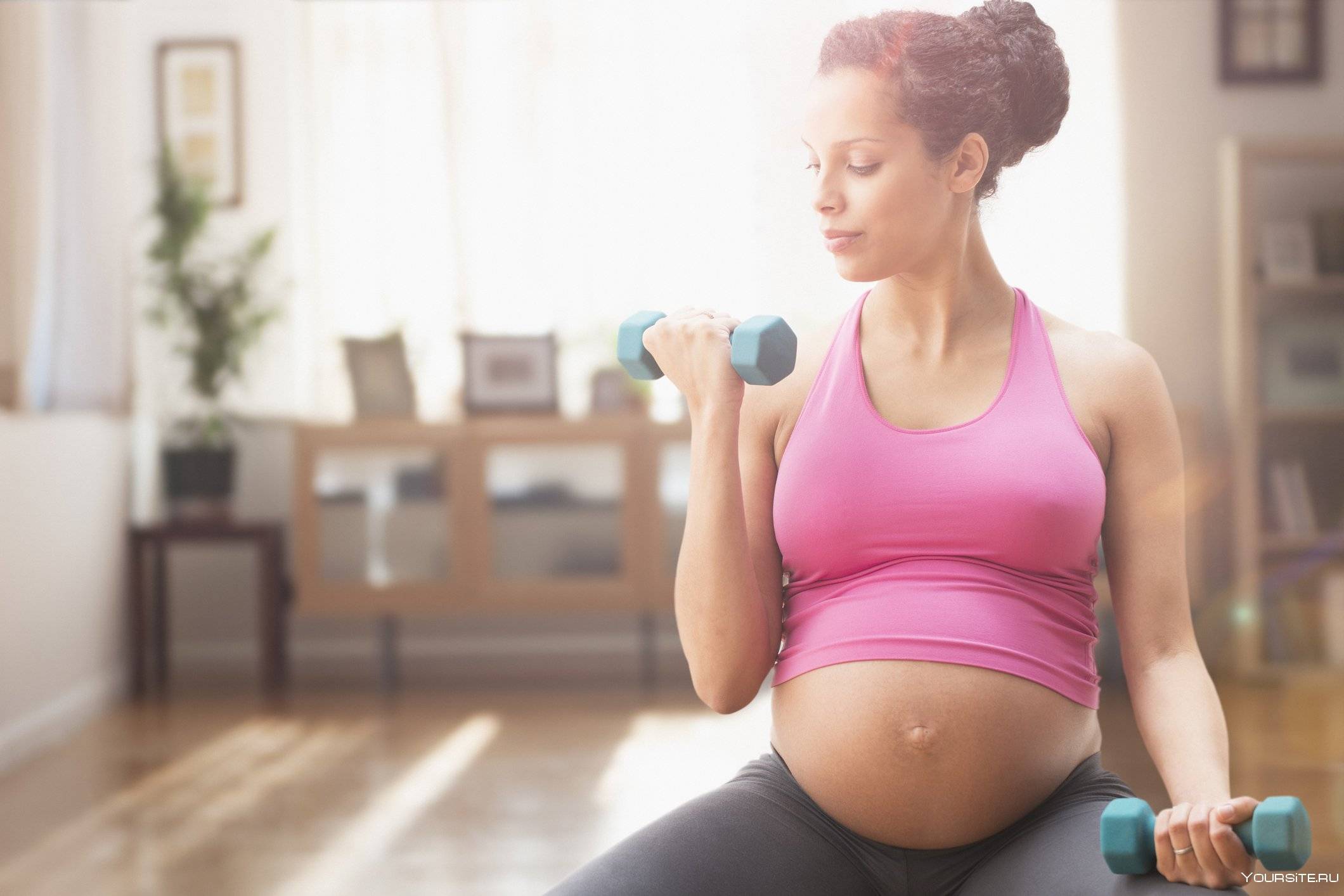 Фитнес во время беременности: на ранних сроках, во 2 и 3 триместрах / mama66.ru