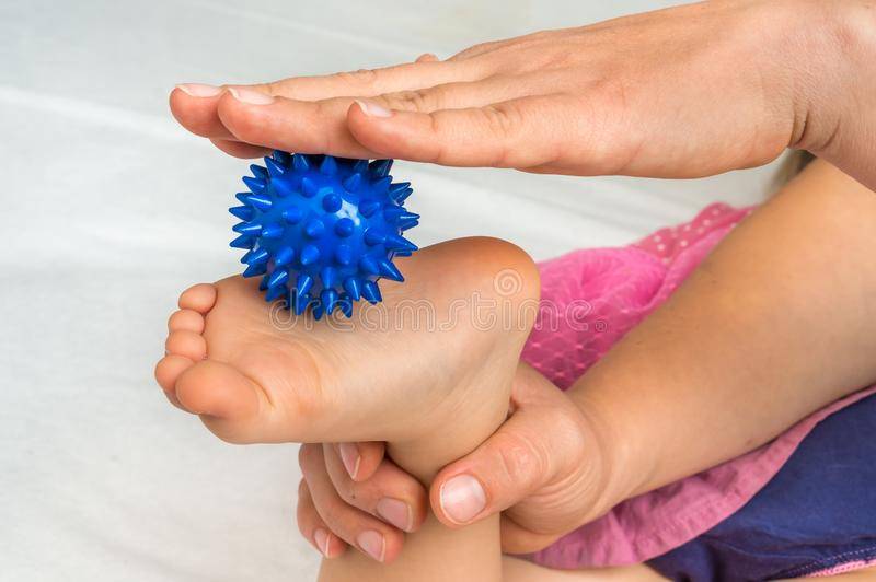 Плоскостопие у детей: лечение, профилактика, массаж