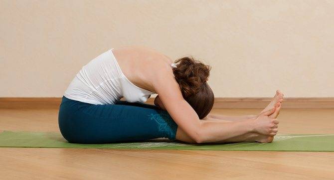 Вечерняя йога: как научиться расслабляться перед сном