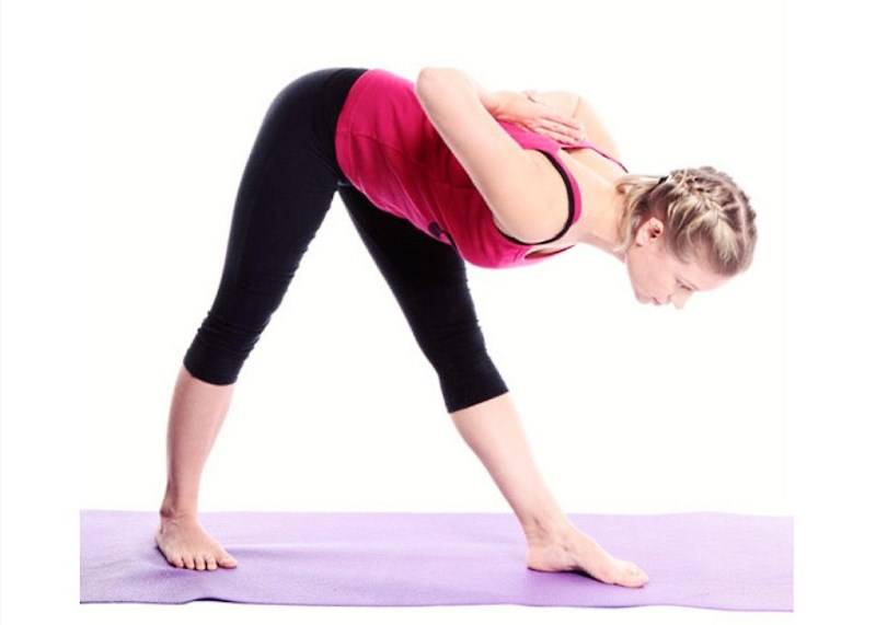 Йога для красивого тела: 9 лучших упражнений
