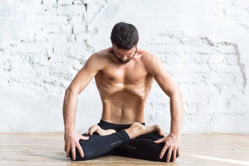 Уддияна бандха или брюшной замок в йоге: техника выполнения, польза и противопоказания