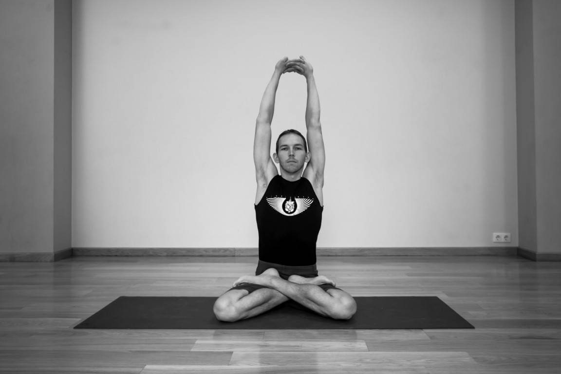 Поза горы в йоге: польза и как делать