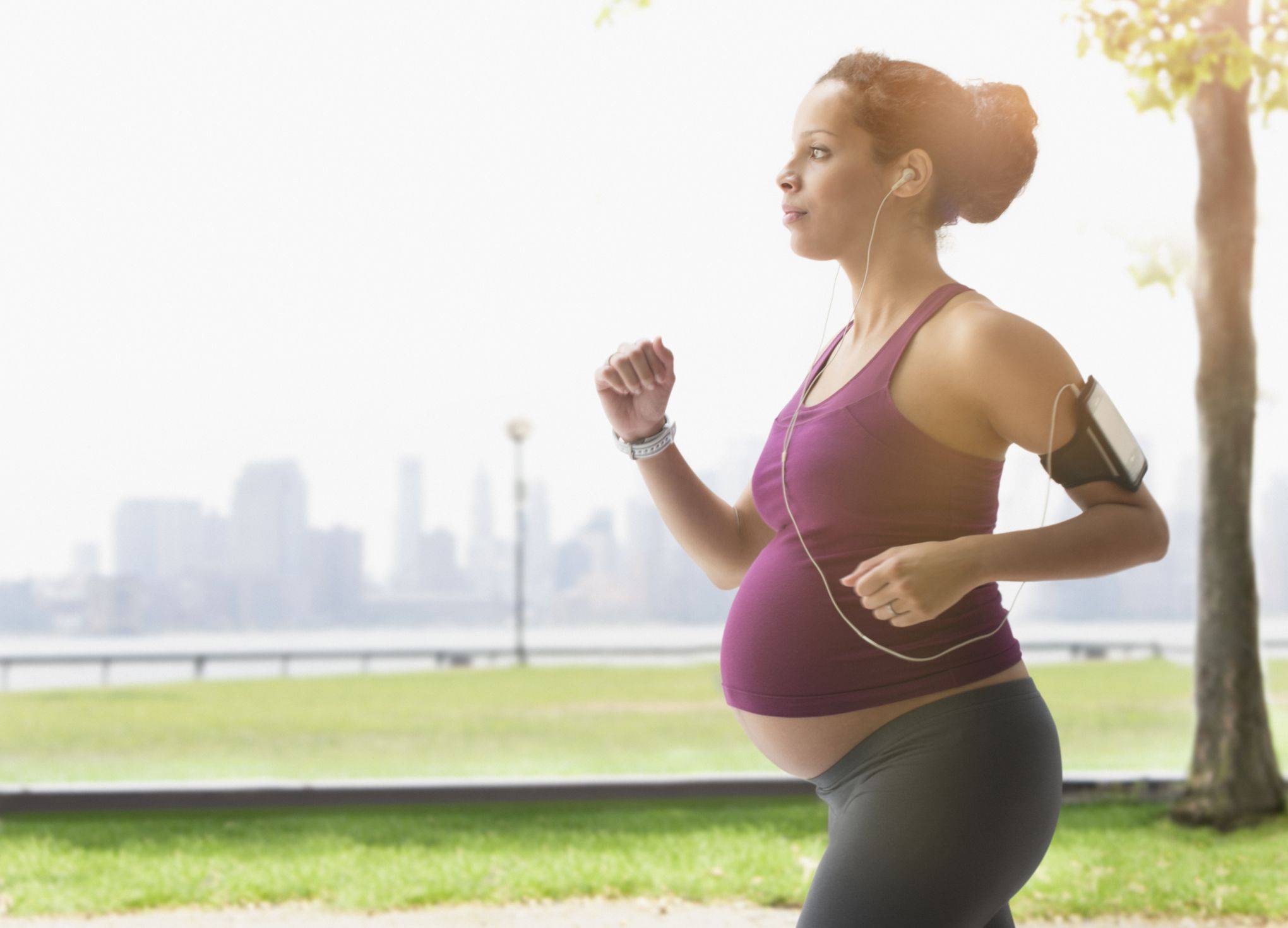 Фитнес во время беременности. можно ли заниматься спортом?