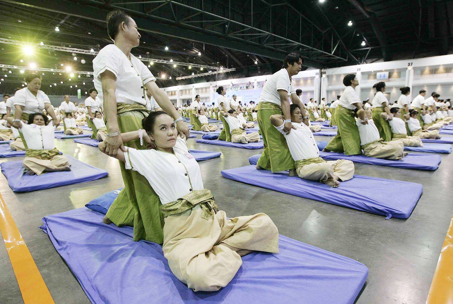 Тайский массаж показания и противопокаазания: видео | ваш-массаж