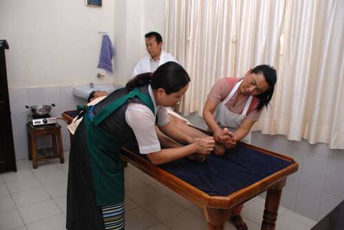 Тибетская гимнастика для похудения в постели: дыхательная и гормональная