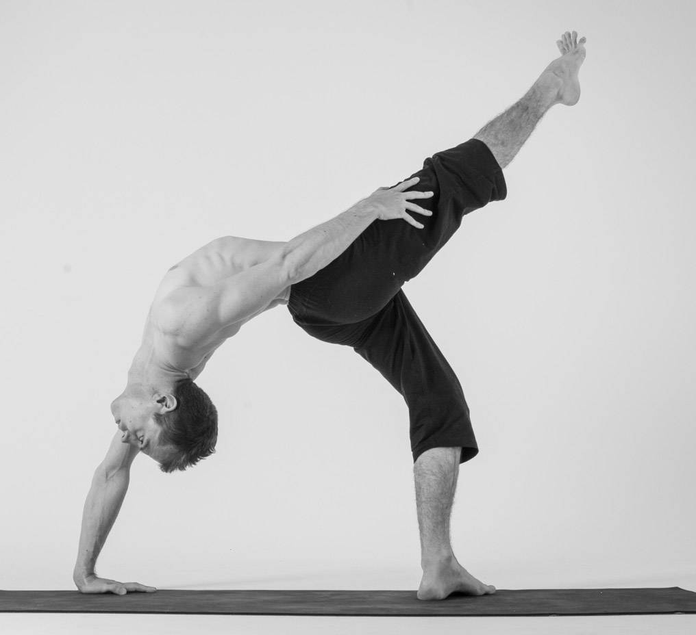 Бикрам йога, горячая йога, 26 асан бикрам йоги