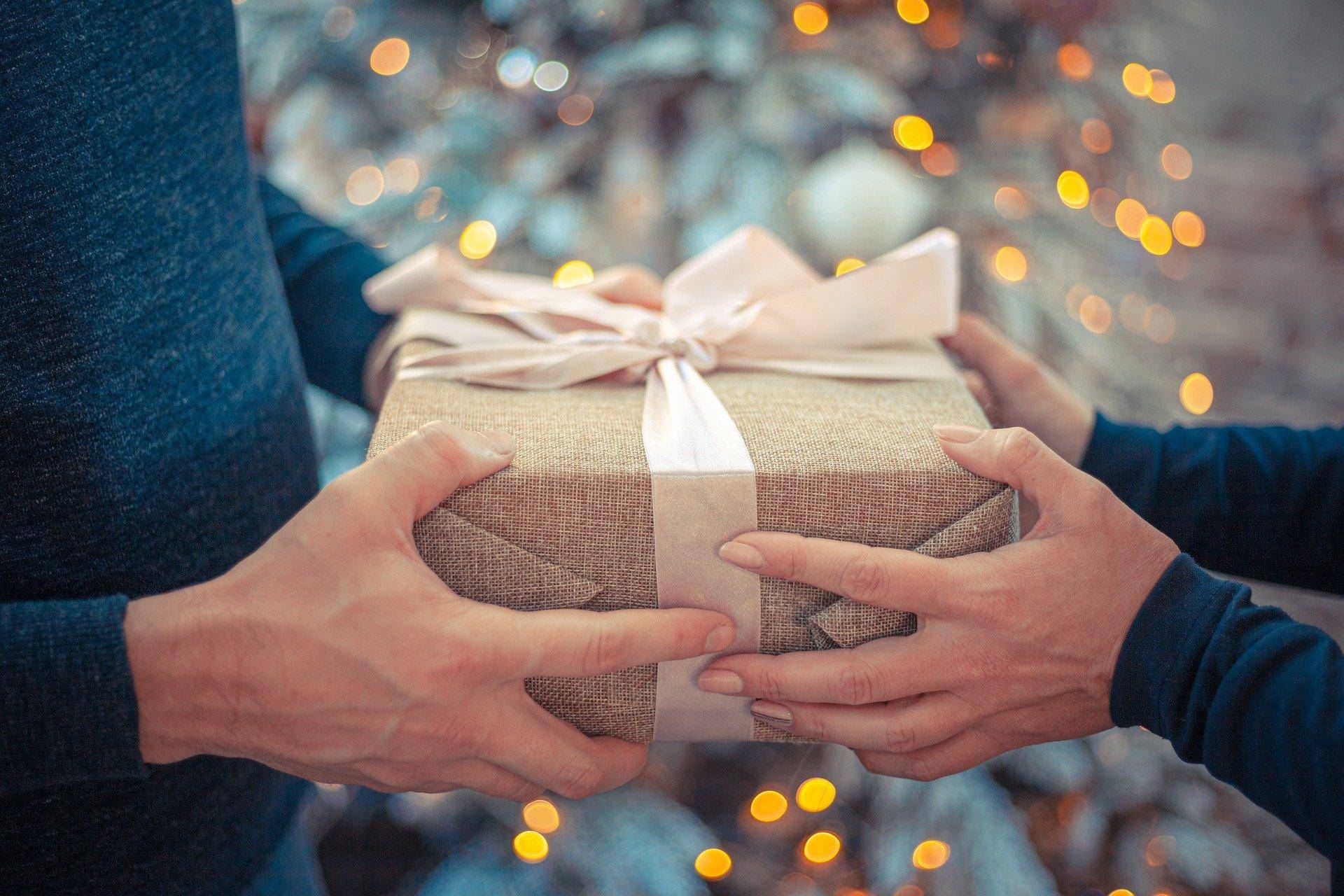 Какие подарки нельзя дарить – приметы и суеверия
