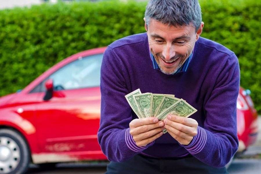 Почему бедные покупают себе дорогие машины