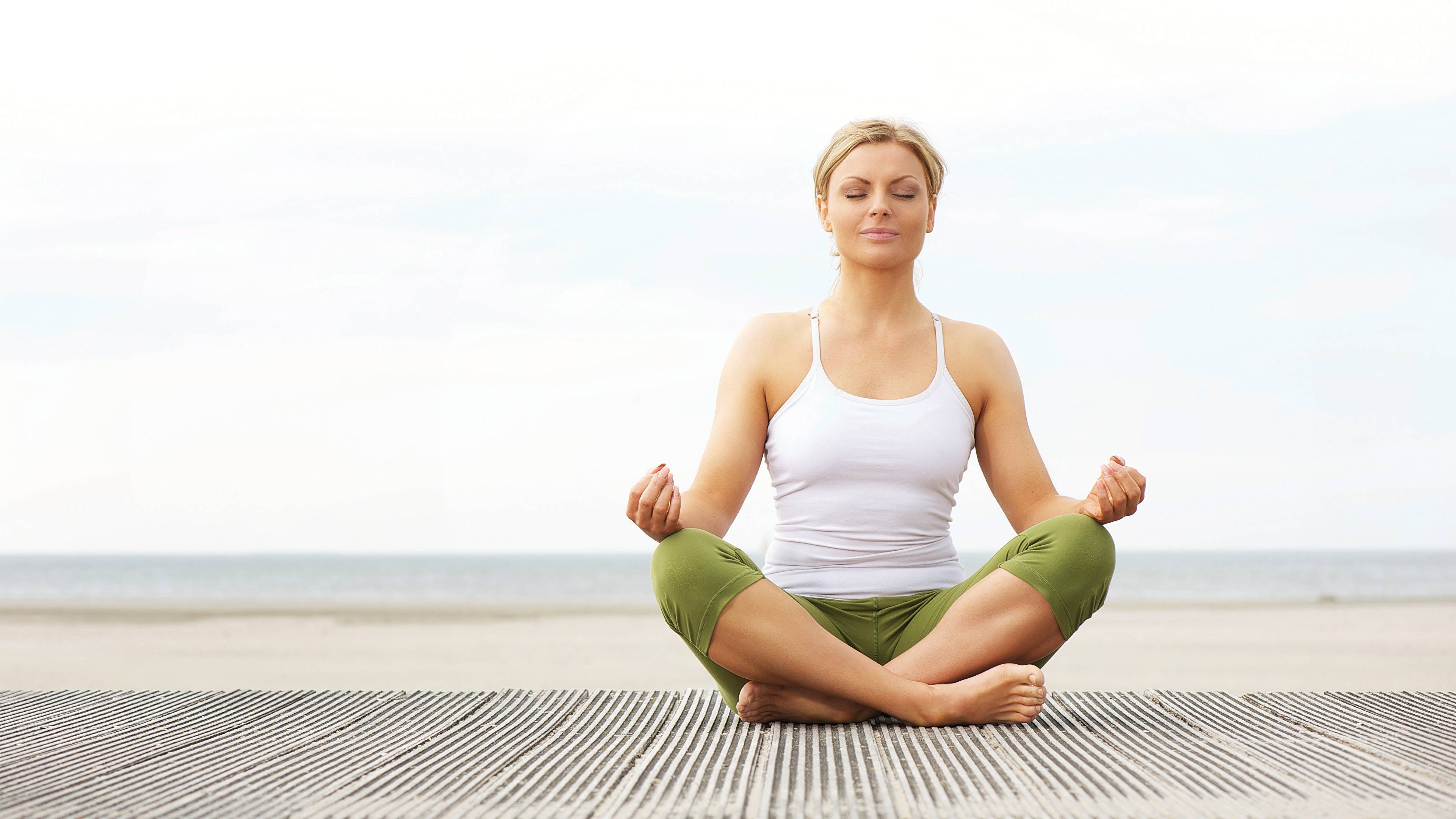 Польза и вред йоги: 12 причин заняться йогой