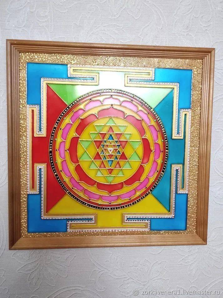 Шри янтра (трипурасундари). совершенная в трех мирах