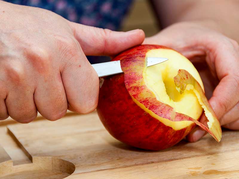 Полезные рекомендации, как убрать воск с яблок и почему это делать необходимо