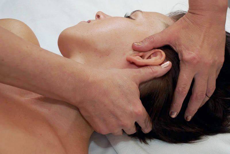 Миофасциальный массаж: показания, польза, самомассаж