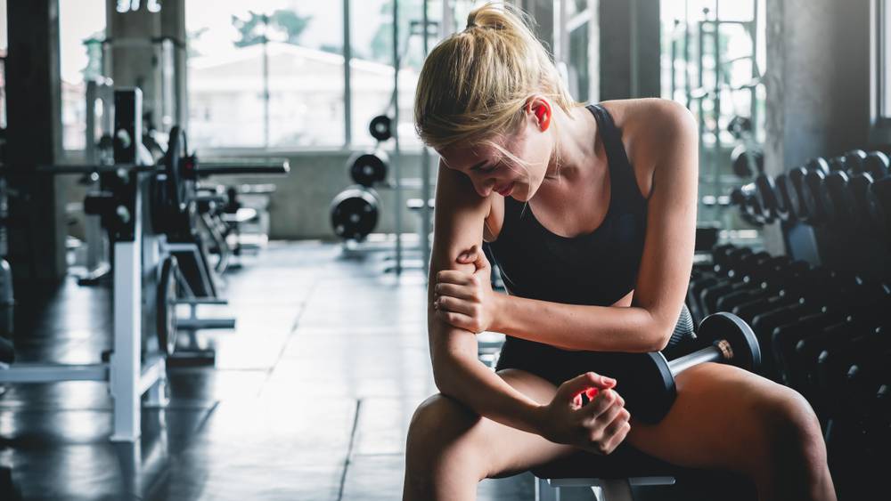 Можно ли заниматься спортом, если болят мышцы после тренировки | предотвратить боль на тренировке