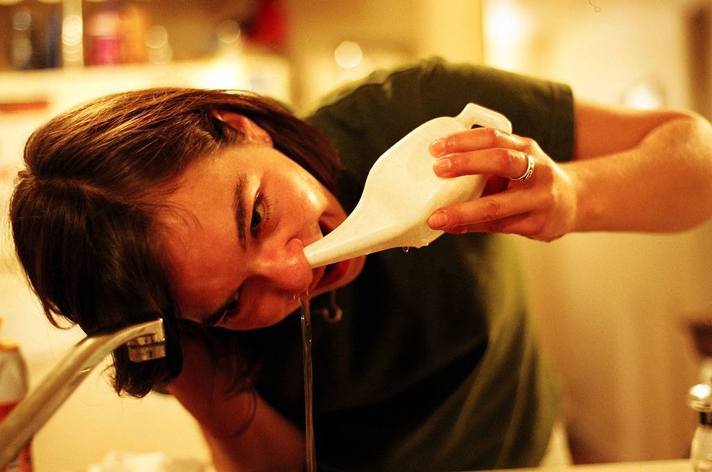 Как и чем промывать нос, как промыть нос детям и взрослым в домашних условиях, как часто делать промывание носа для профилактики