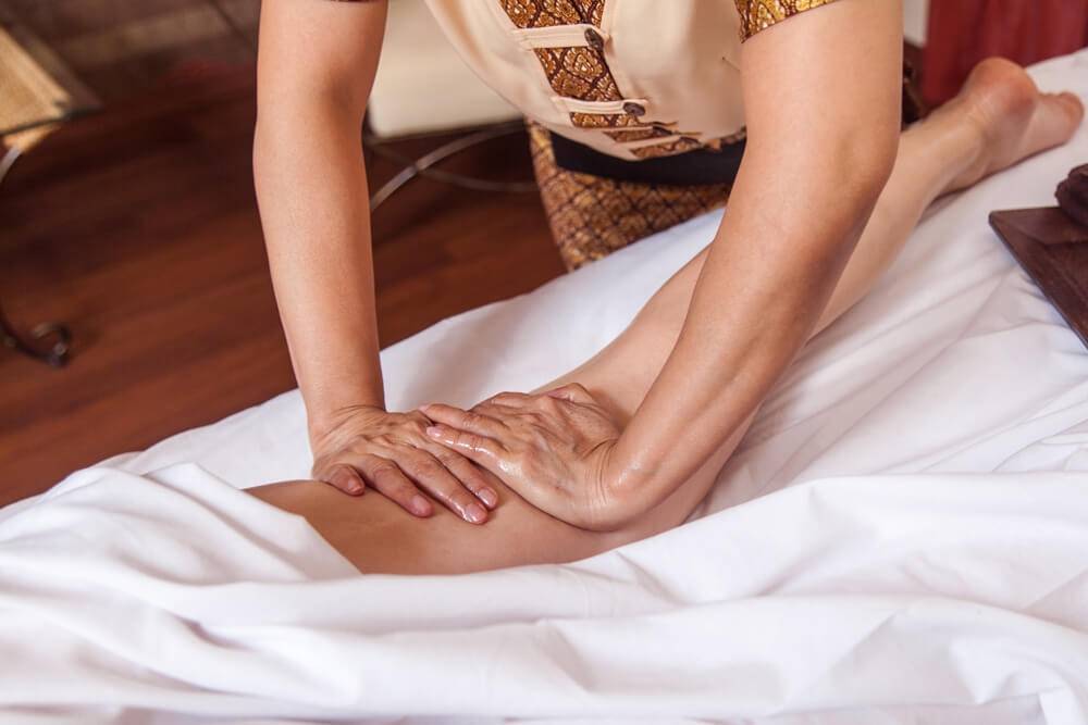Лимфодренажный массаж ног: аппаратный и ручной при лимфостазе и варикозе