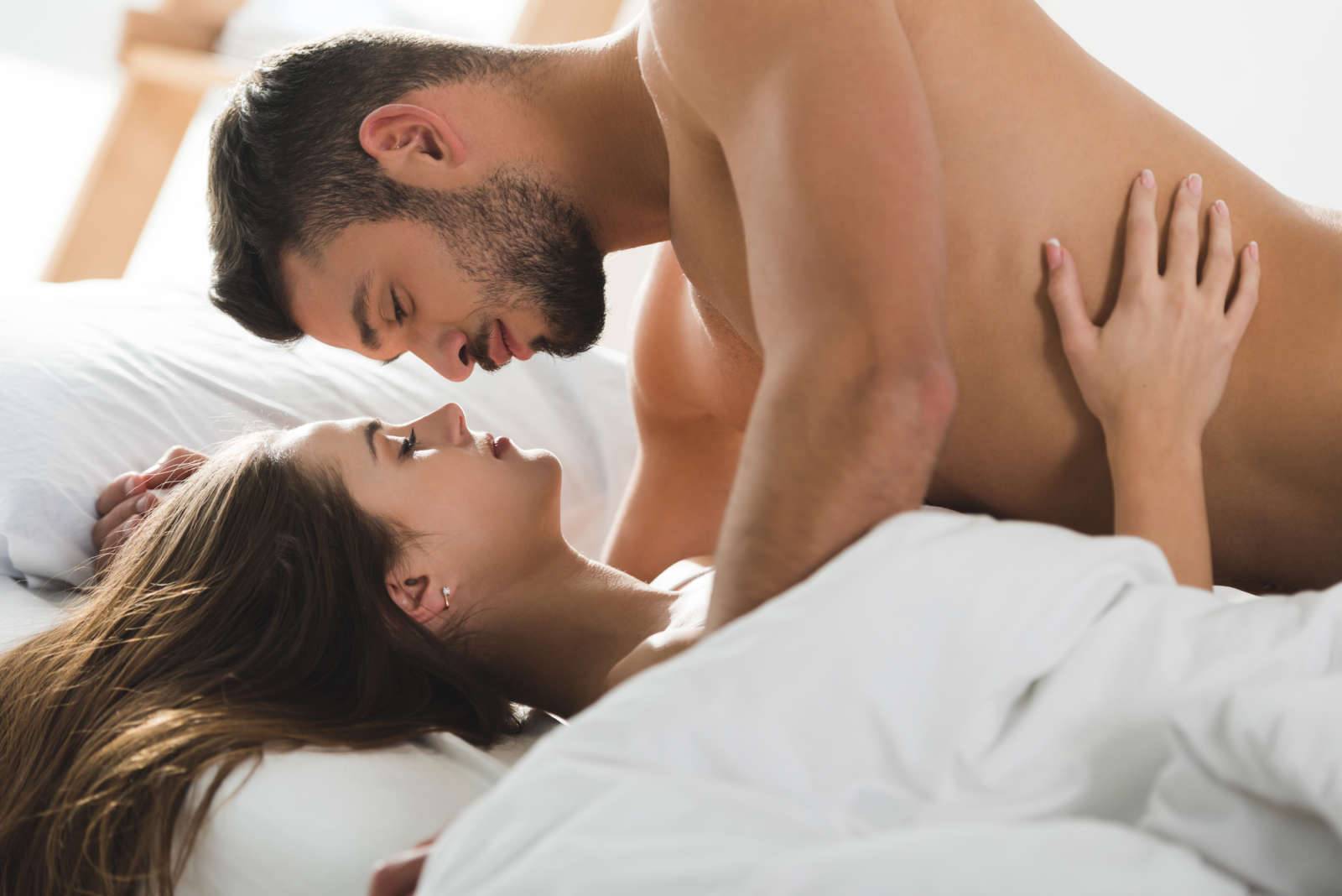 «секс как пресный мякиш». почему в постели становится скучно уже через год отношений?