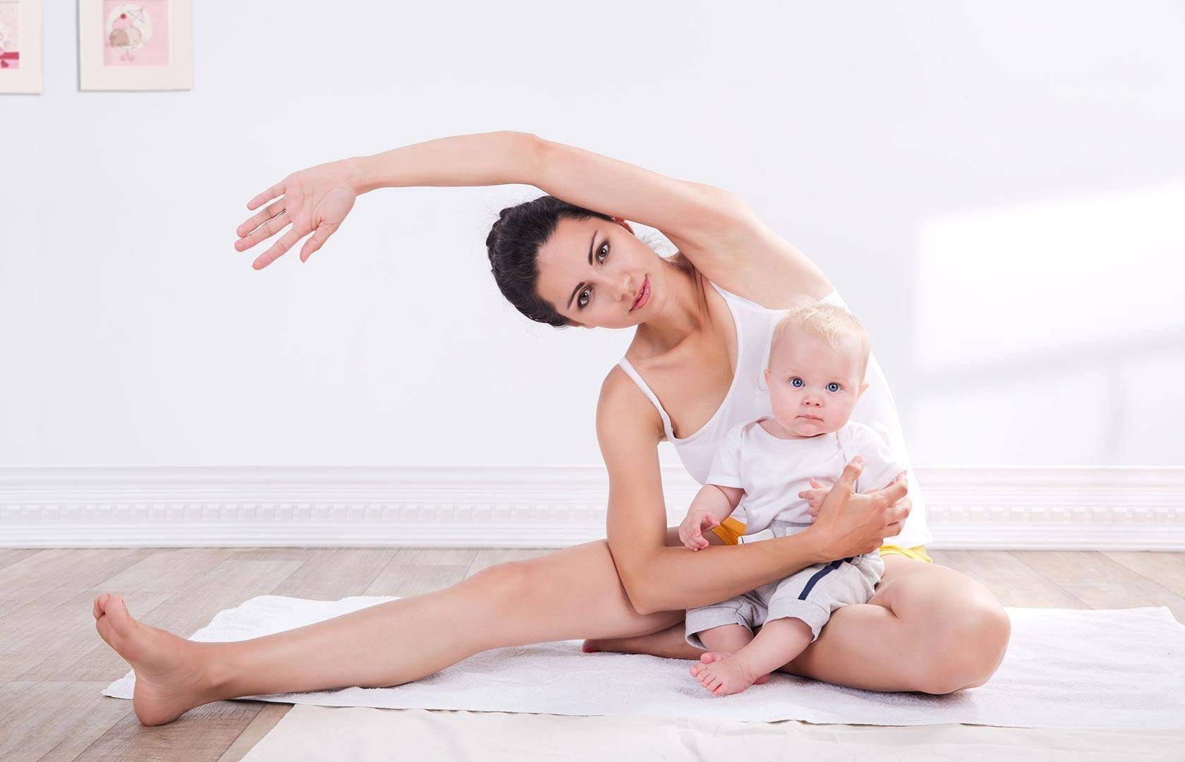 Йога после родов для кормящих мам - упражнения дома на momslab