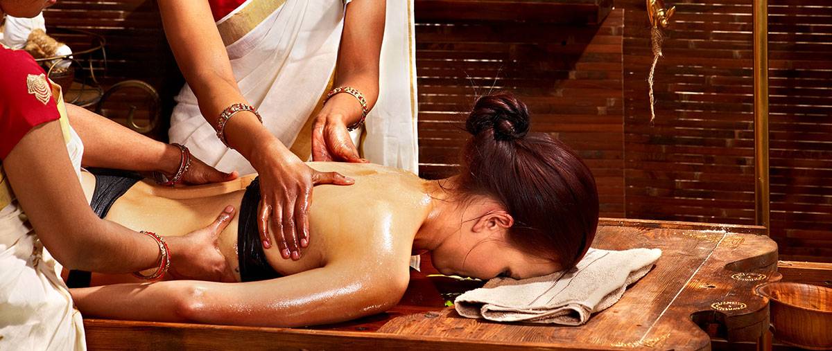 Индийский массаж головы: что это такое, в чем разница между классическим и аюрведическим, есть ли противопоказания и в каких случаях стоит делать?