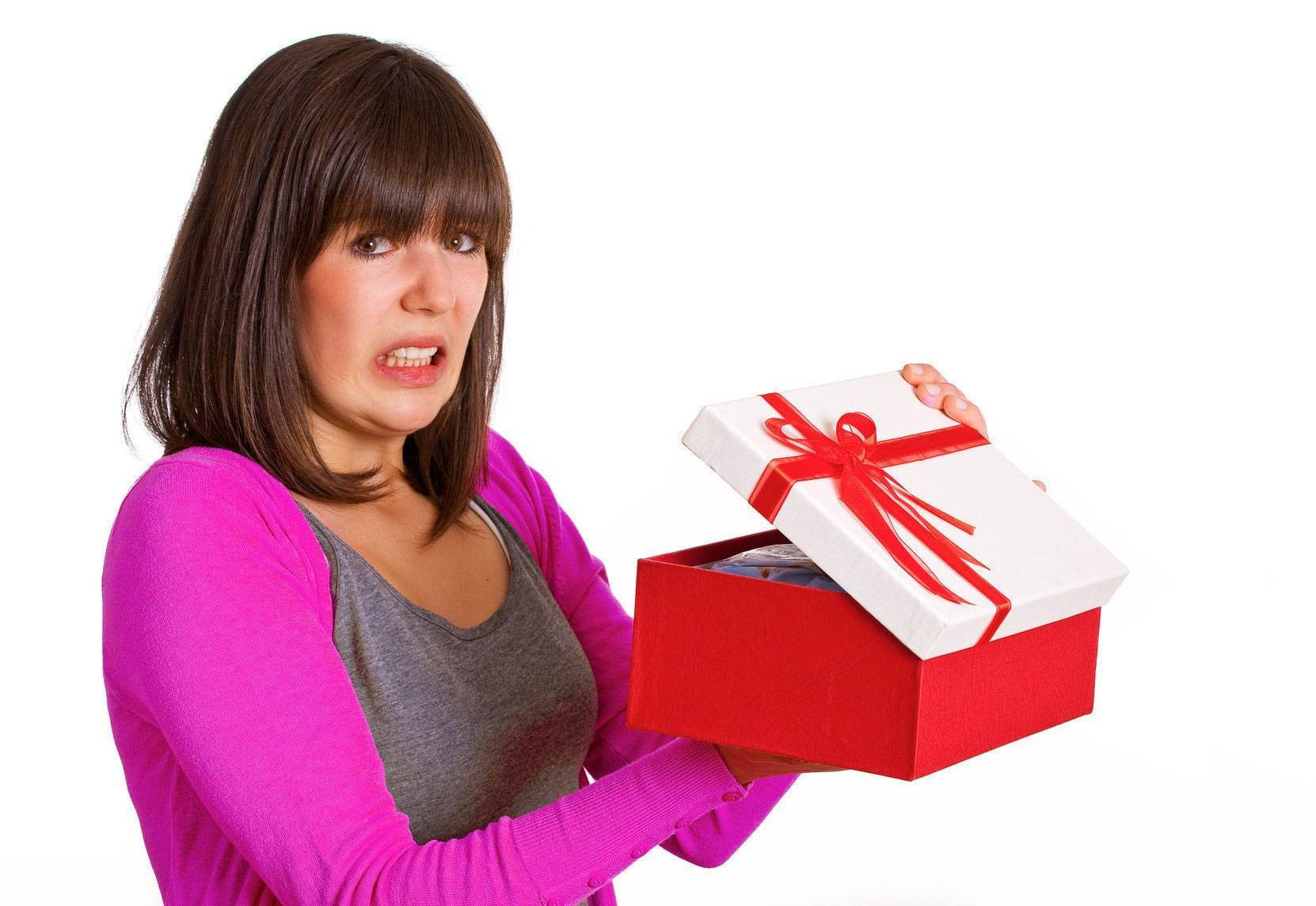 Что подарить девушке: идеи подарков на день рождения и другие даты