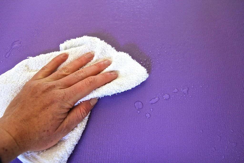 Как почистить коврик для йоги | сделайте свой собственный очиститель