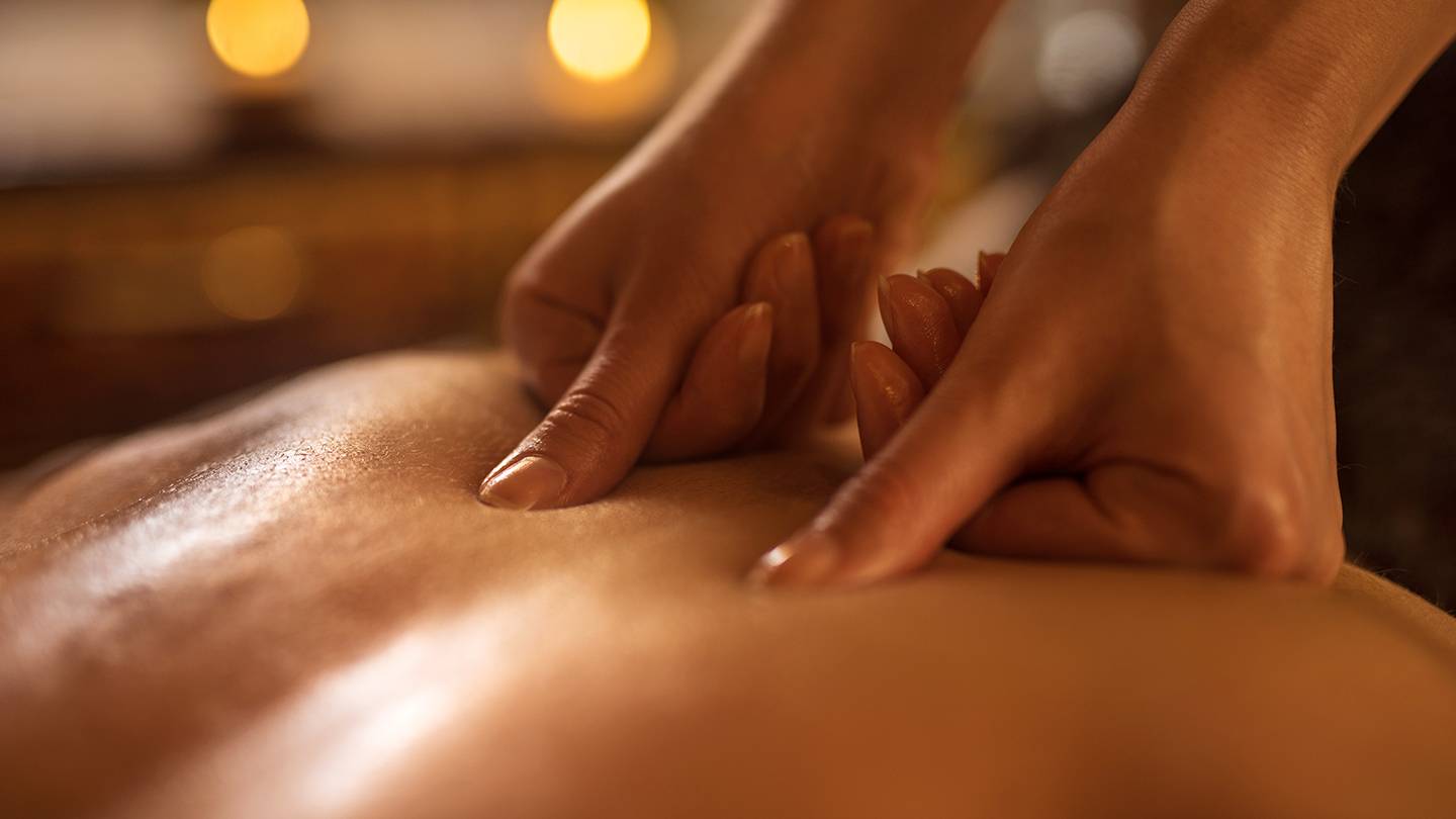 Hot body massage. Массаж. Ручной массаж. Массаж спины. Красивый массаж.